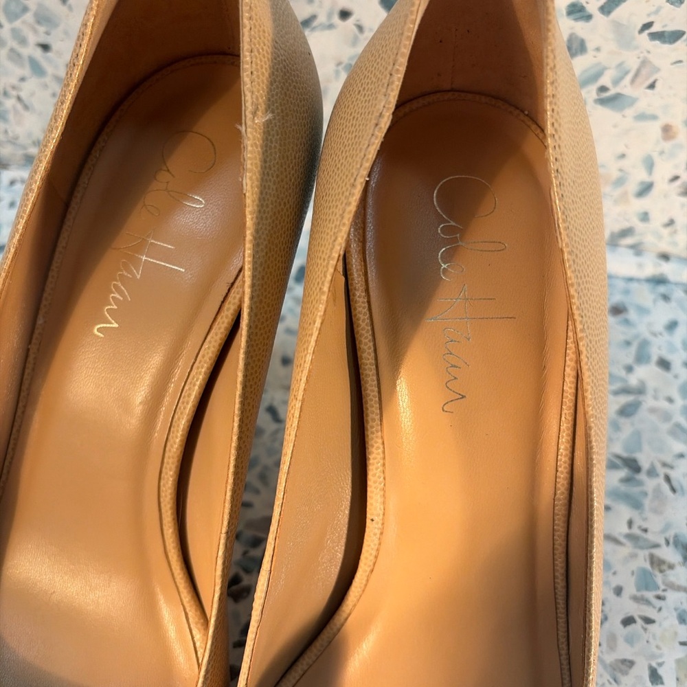 Cole Haan Nike Air Peep Toe Pumps Nude Leather Heels 7B D33806 - Picture 7 of 9